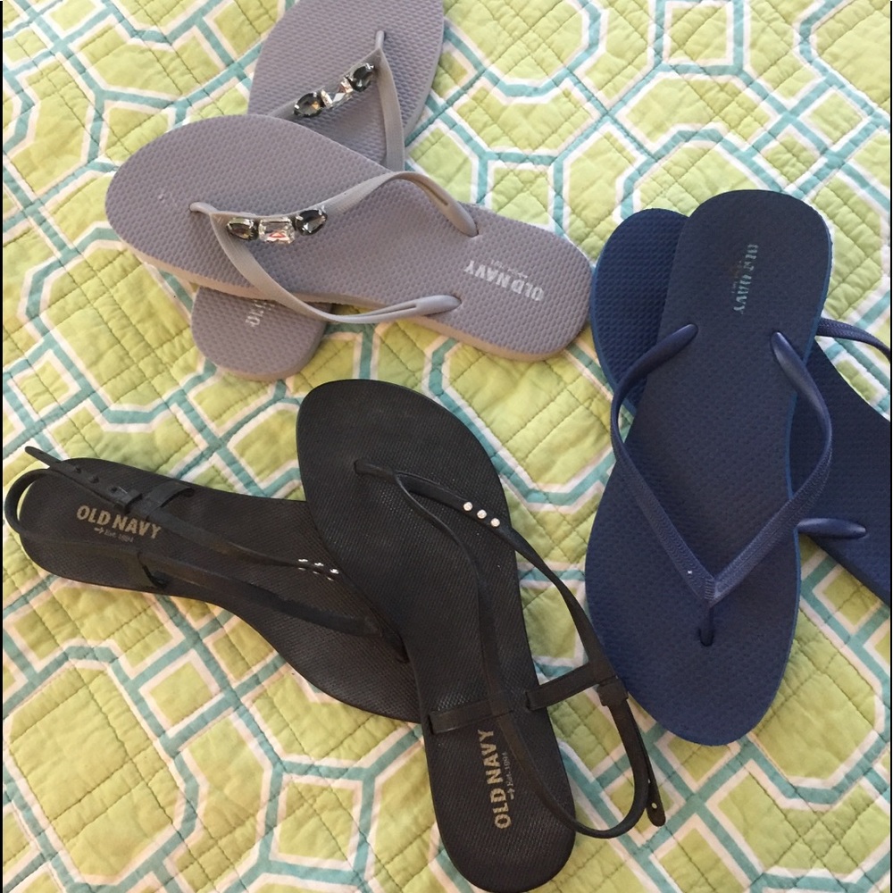 Old navy flip flips 3 pairs all won once size 9